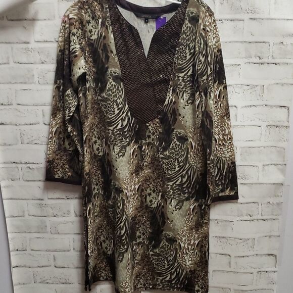 Lakshita dress   - Picture 1 of 3